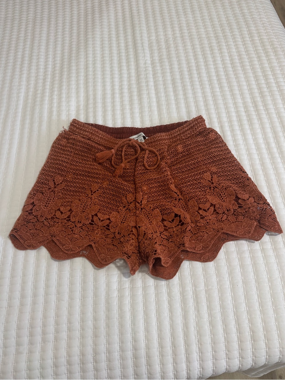 Crochet Floral Scallop Hem Women's Shorts - Rust